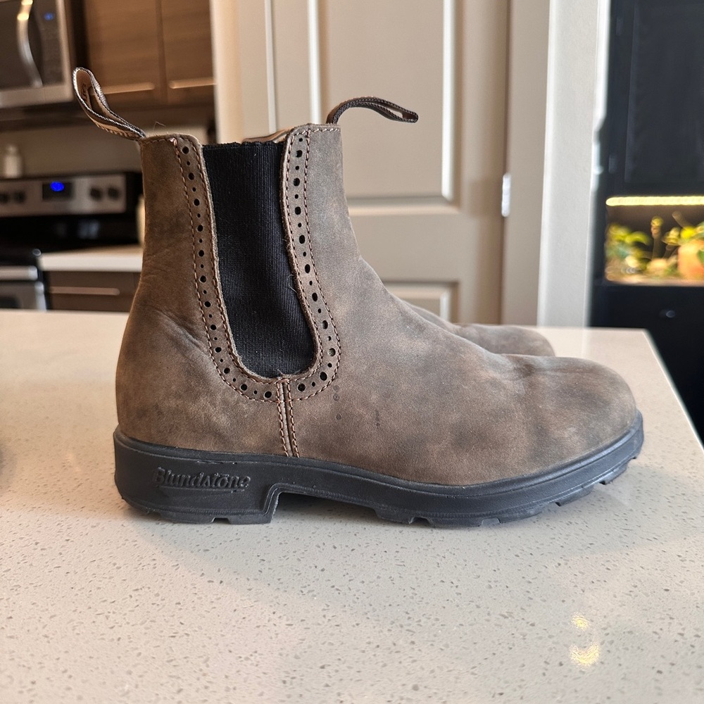 Blundstone Rustic Brown Leather Boots - Picture 2 of 6